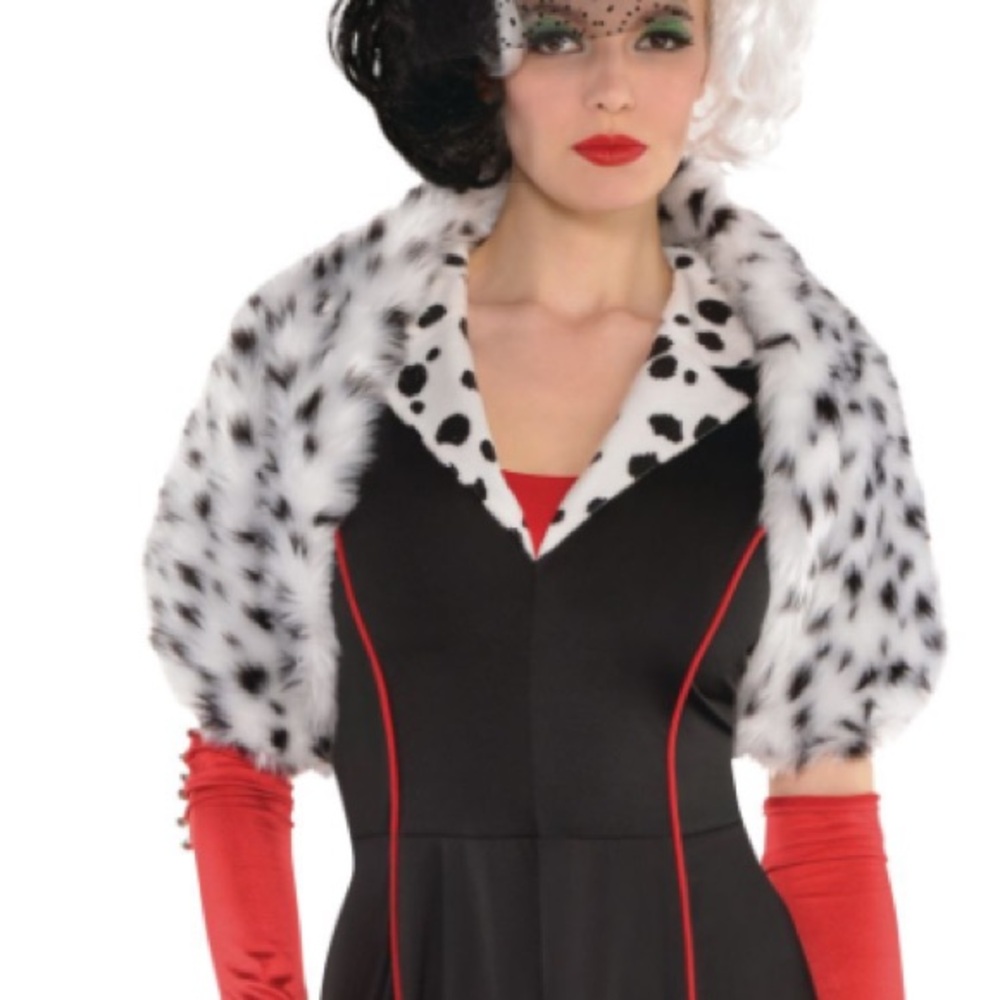 Disney | Cruella De Vil Shrug
